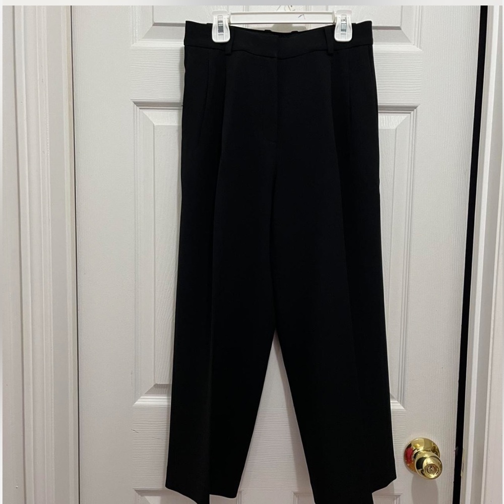 Babaton Pleated Black Cropped Pant